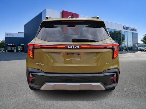 Used 2024 Kia Seltos SX w/ SX Sunroof Package AWD/4WD image 5