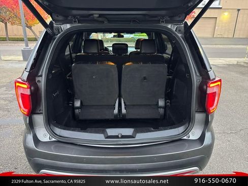 Used 2017 Ford Explorer Limited w/ Equipment Group 301A FWD image 11