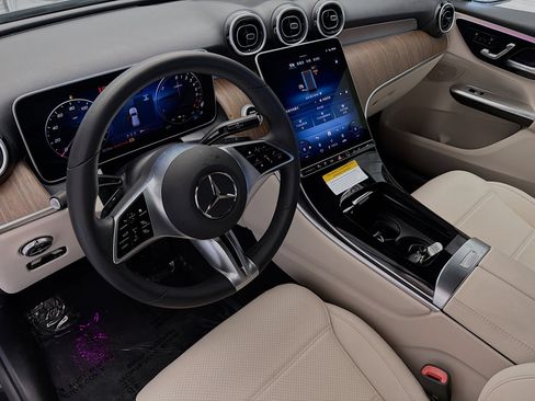 Used 2025 Mercedes-Benz GLC 350e 4MATIC image 7