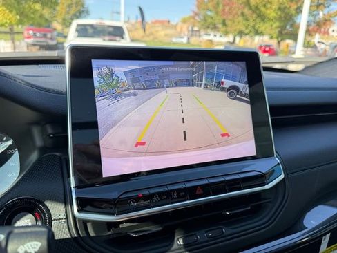 New 2025 Jeep Compass Latitude w/ Sun & Sound Group image 18