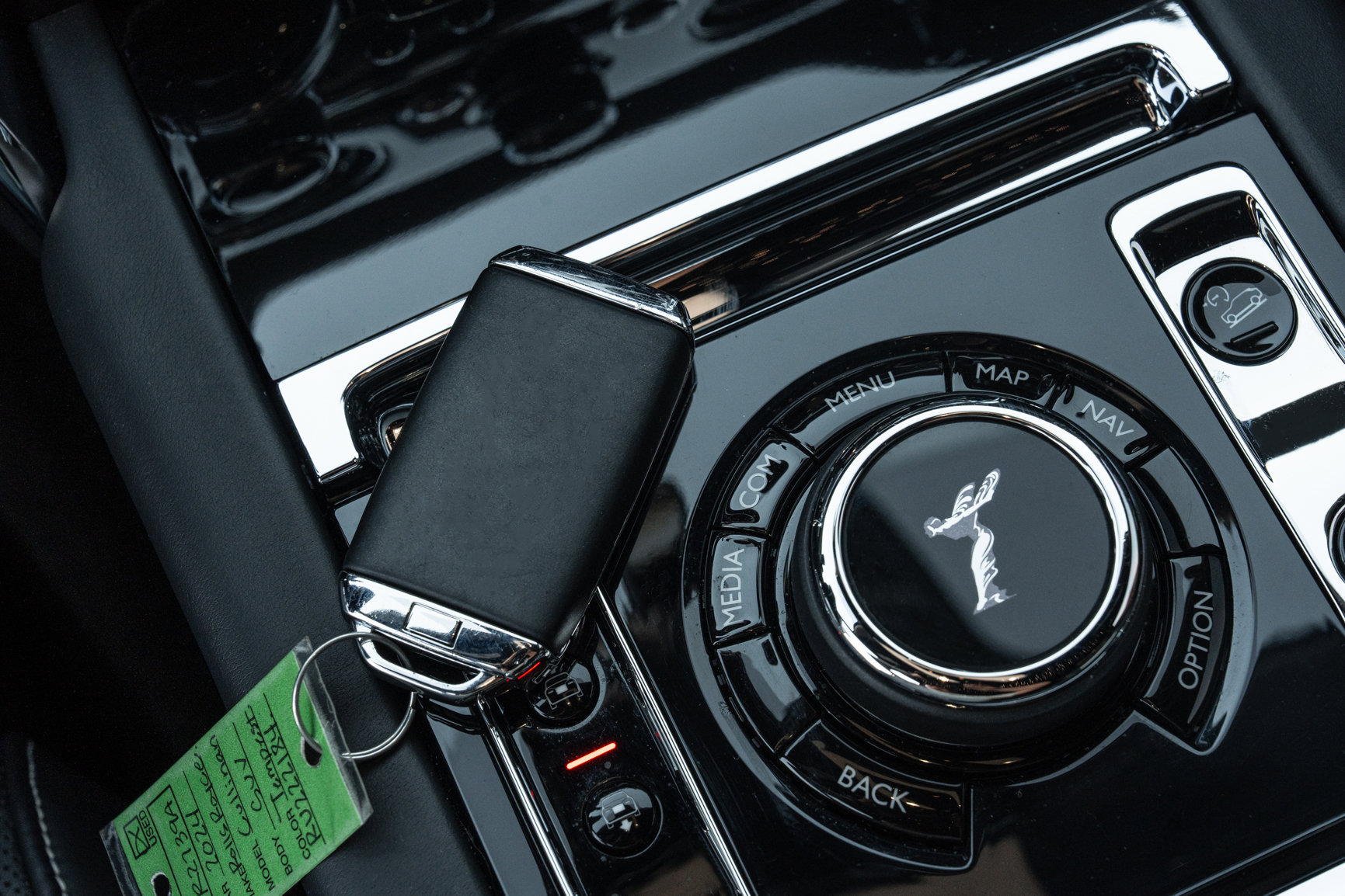 Used 2024 Rolls-Royce Cullinan AWD/4WD image 16