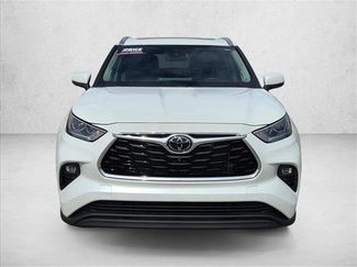 Used 2023 Toyota Highlander Limited video 2