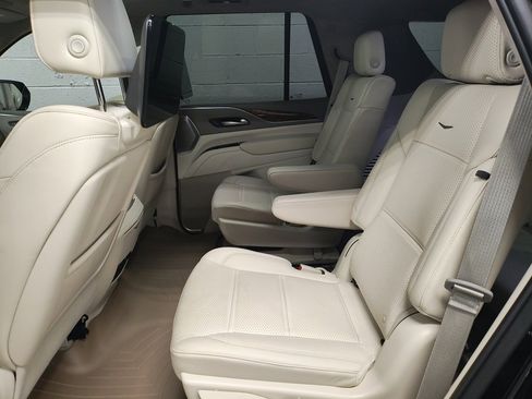 Used 2022 Cadillac Escalade Premium Luxury Platinum image 28