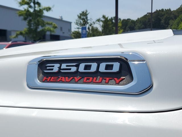 Used 2024 RAM 3500 SLT w/ Quick Order Package 2YG SLT AWD/4WD image 11