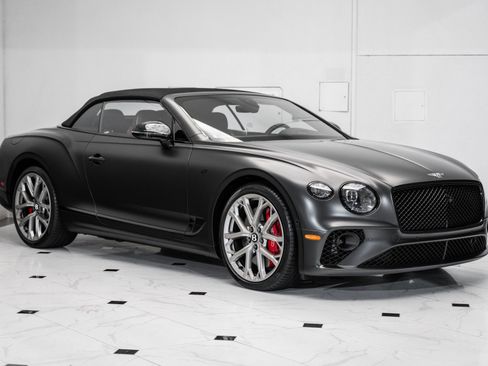 Used 2023 Bentley Continental GT V8 image 12