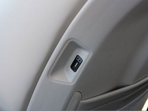 New 2026 Kia Sorento S FWD image 19