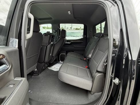 New 2026 GMC Sierra 1500 SLE w/ Preferred Package AWD/4WD image 15