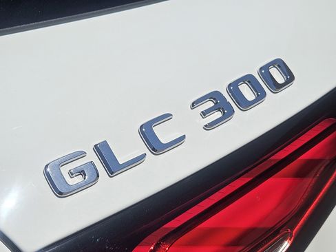 Certified 2026 Mercedes-Benz GLC 300 image 8