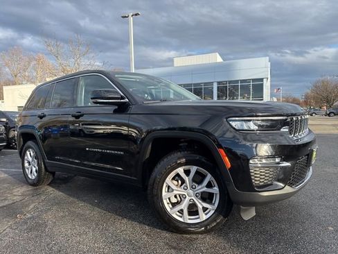 Used 2022 Jeep Grand Cherokee Limited image 1
