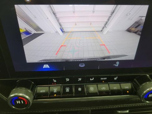 Used 2024 Chevrolet Colorado LT w/ LT Convenience Package II image 14