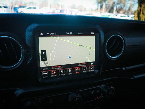 Used 2021 Jeep Wrangler Unlimited Sahara image 25