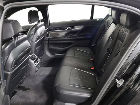 Used 2021 BMW 750i xDrive w/ M Sport Package AWD/4WD image 41