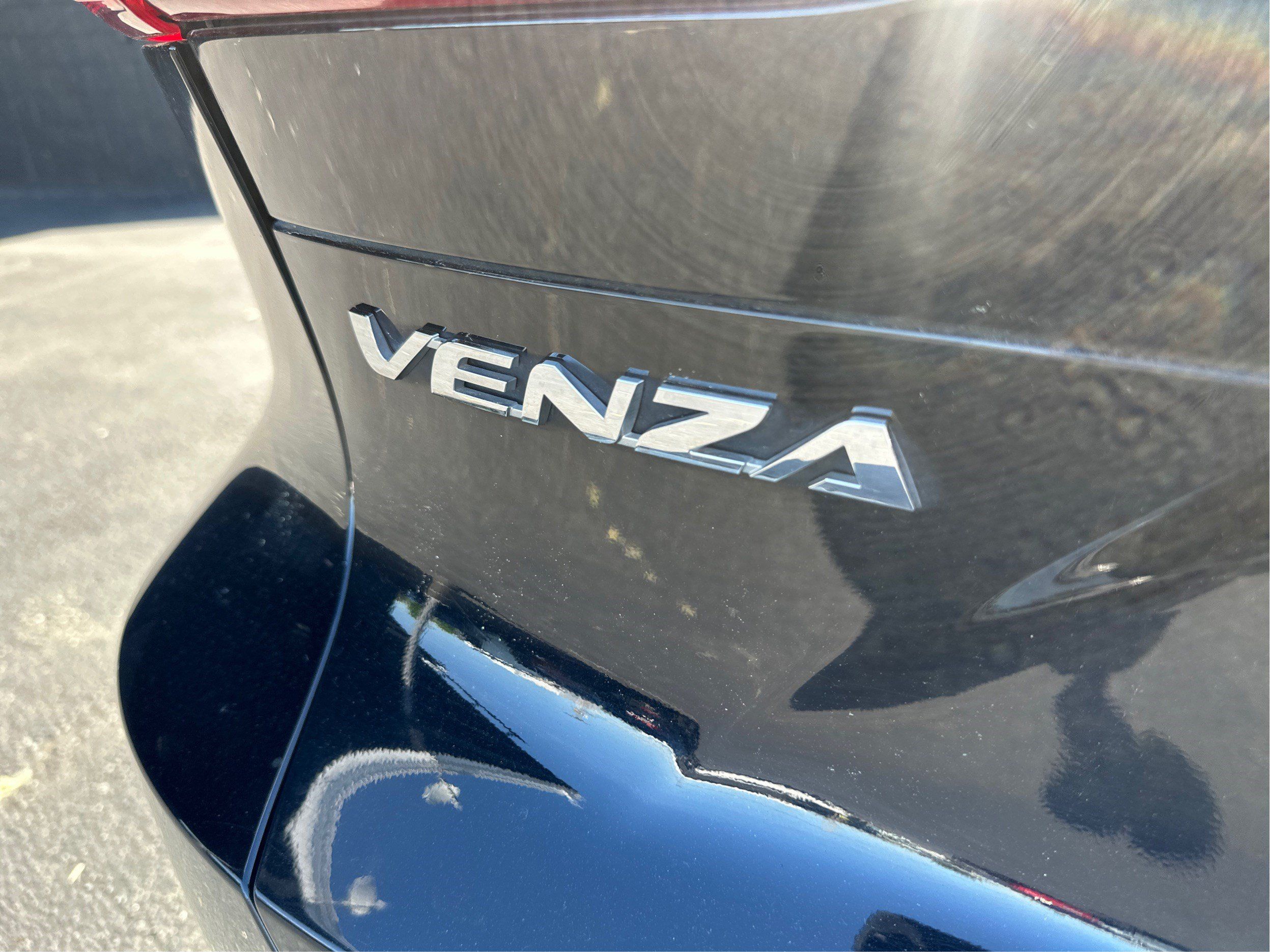 Used 2023 Toyota Venza XLE AWD/4WD image 26