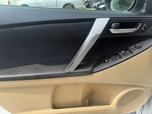 Used 2010 MAZDA MAZDA3 s Sport FWD image 9