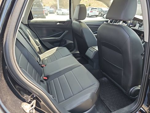 Used 2023 Volkswagen Jetta SE FWD image 14