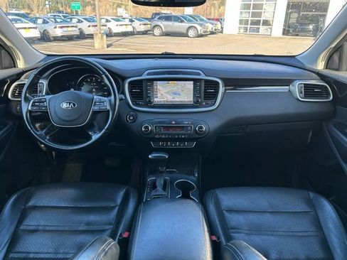Used 2019 Kia Sorento EX w/ EX Touring Package image 14