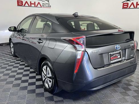 Used 2017 Toyota Prius Two FWD image 4