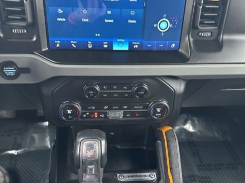 Used 2021 Ford Bronco Badlands image 35