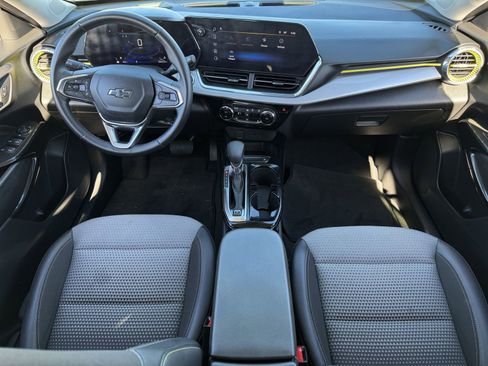 Used 2024 Chevrolet Trax LT w/ Driver Confidence Package image 11