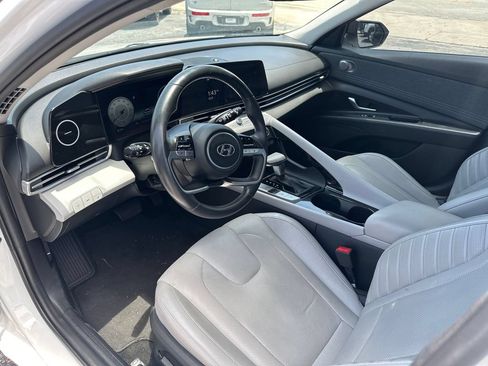 Used 2021 Hyundai Elantra Limited FWD image 15