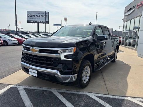 Used 2025 Chevrolet Silverado 1500 LT image 2