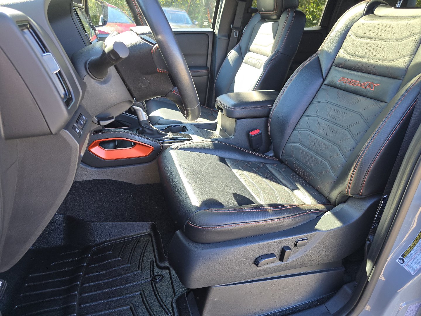 Used 2025 Nissan Frontier PRO-4X w/ Pro Premium Package AWD/4WD image 25