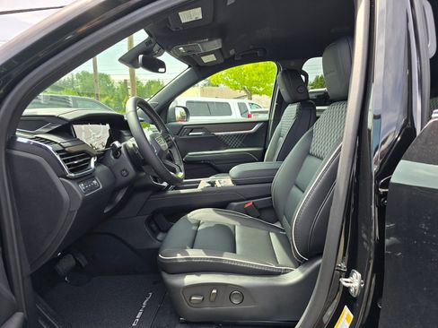 New 2025 GMC Acadia Denali image 18