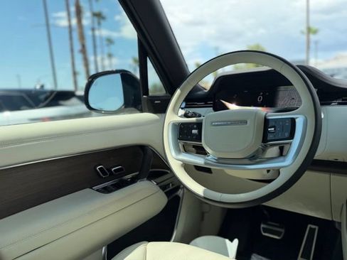 New 2026 Land Rover Range Rover Long Wheelbase SE AWD/4WD image 9