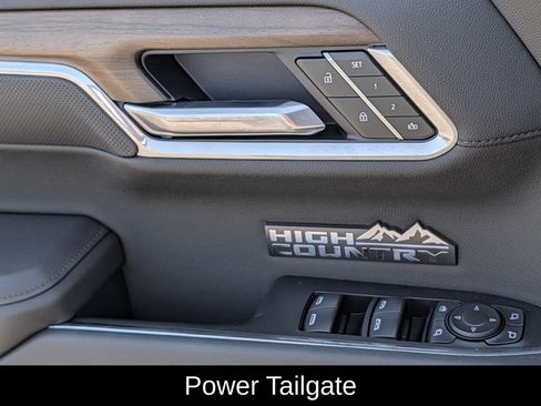Used 2026 Chevrolet Silverado 1500 High Country w/ Technology Package AWD/4WD image 25