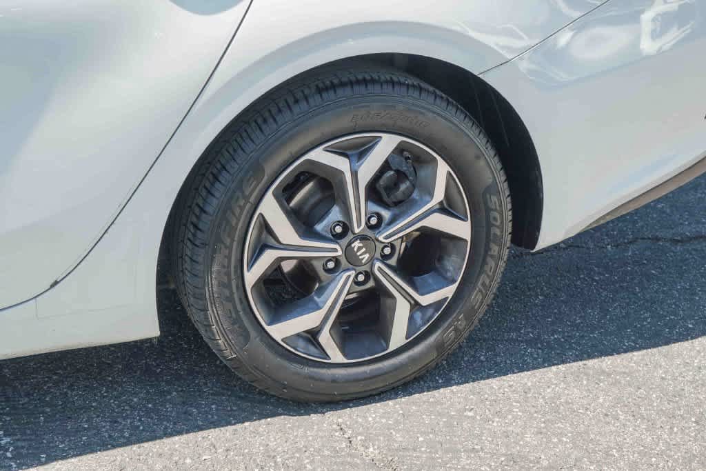 Used 2020 Kia Forte LXS FWD image 10