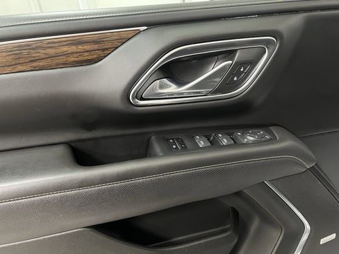 Used 2023 Chevrolet Suburban Premier image 24