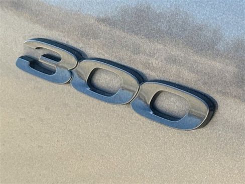 Used 2023 Chrysler 300 Touring w/ Sport Appearance Package image 10