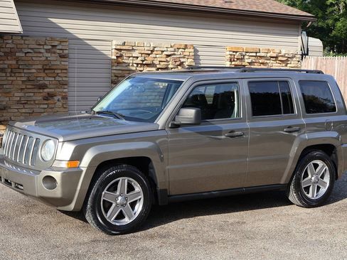 Used 2008 Jeep Patriot Sport FWD image 4