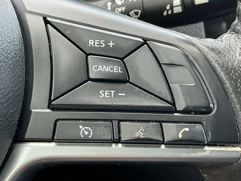 Used 2020 Nissan Rogue SV FWD image 16