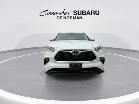 Used 2020 Toyota Highlander Limited AWD/4WD image 4
