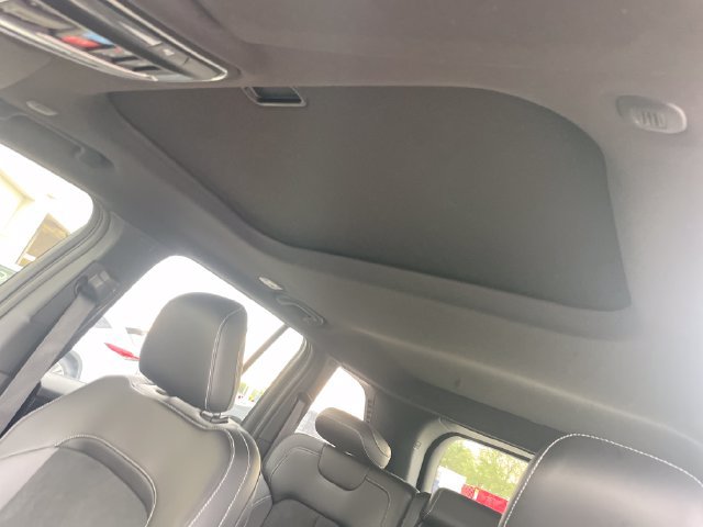 Used 2025 Jeep Grand Cherokee Altitude AWD/4WD image 22