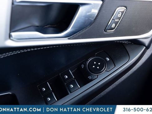 Used 2020 Ford Explorer XLT w/ Equipment Group 202A RWD image 11