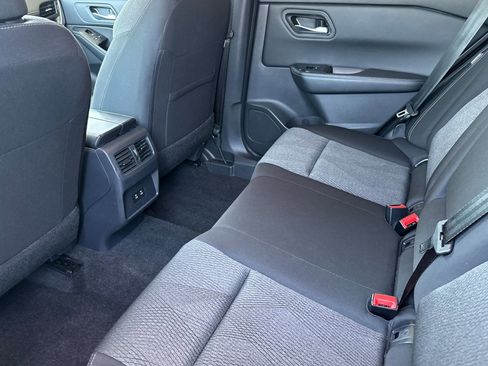 Used 2025 Nissan Rogue SV FWD image 24