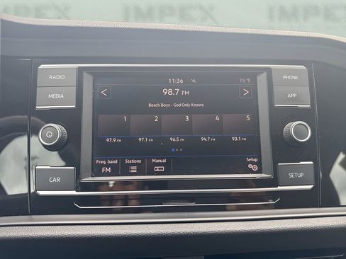 Used 2019 Volkswagen Jetta SE w/ Cold Weather Package FWD image 18