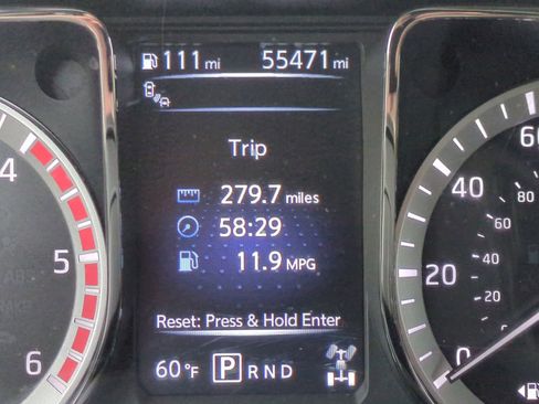 Used 2018 Nissan Titan Platinum Reserve w/ Platinum Utility Package image 31