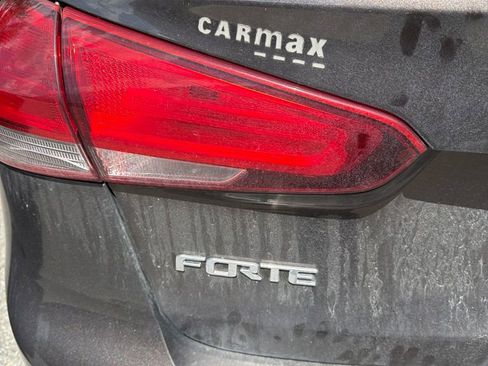 Used 2018 Kia Forte LX FWD image 9