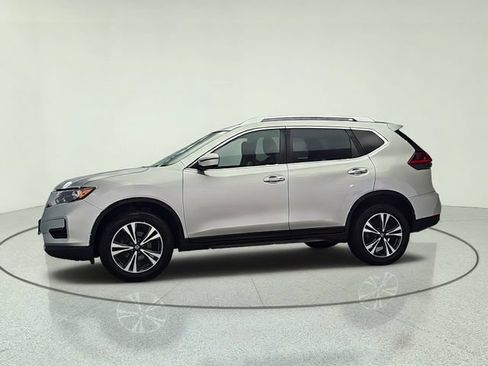Used 2019 Nissan Rogue SV w/ Sun & Sound Touring Package AWD/4WD image 3