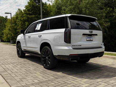 Used 2026 Cadillac Escalade Platinum Sport w/ LPO, ONYX Package AWD/4WD image 6