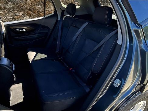 Used 2018 GMC Terrain SLE image 25