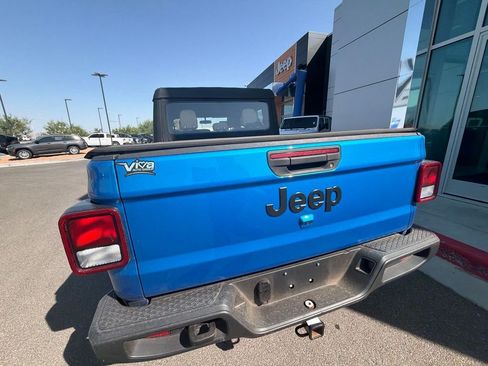 Used 2022 Jeep Gladiator Sport AWD/4WD image 16