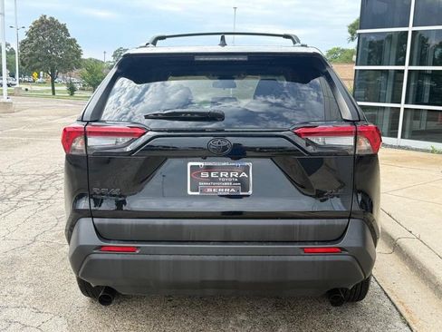 Used 2025 Toyota RAV4 XLE w/ Convenience Package FWD image 3