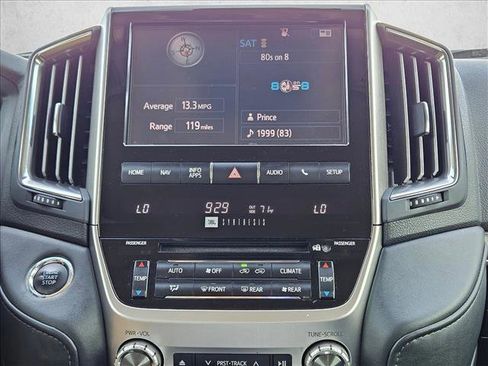 Used 2020 Toyota Land Cruiser image 13