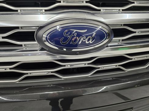 Used 2023 Ford Expedition Platinum image 9