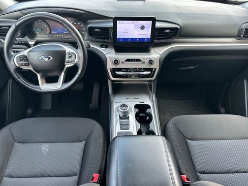 Used 2023 Ford Explorer XLT image 14