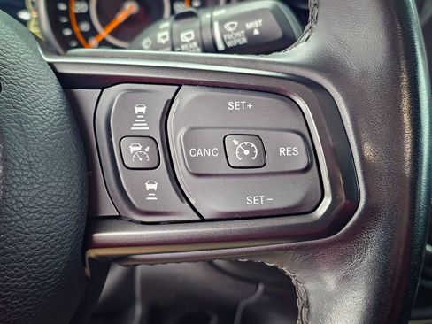 Certified 2022 Jeep Wrangler Willys image 18